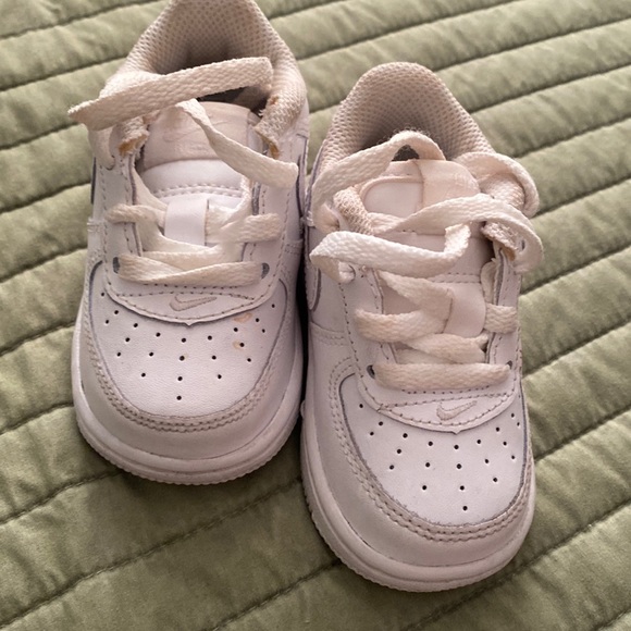 Used sneakers - Picture 1 of 1